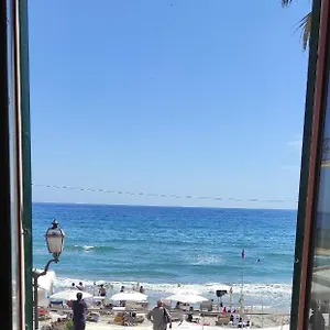 Le Finestre Sul Mare Alassio